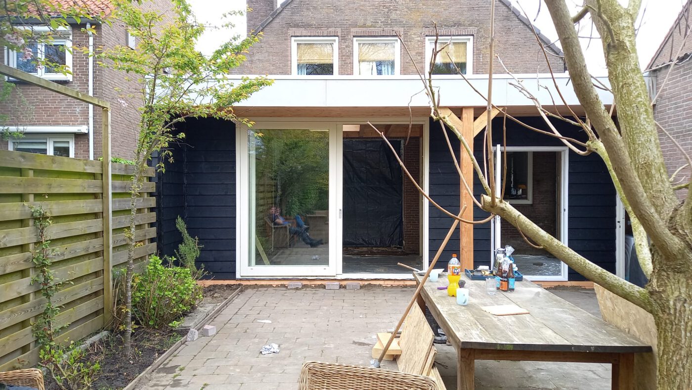 Woning aanbouw in constructie.