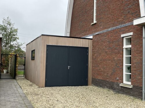 Prefab garage aan huis
